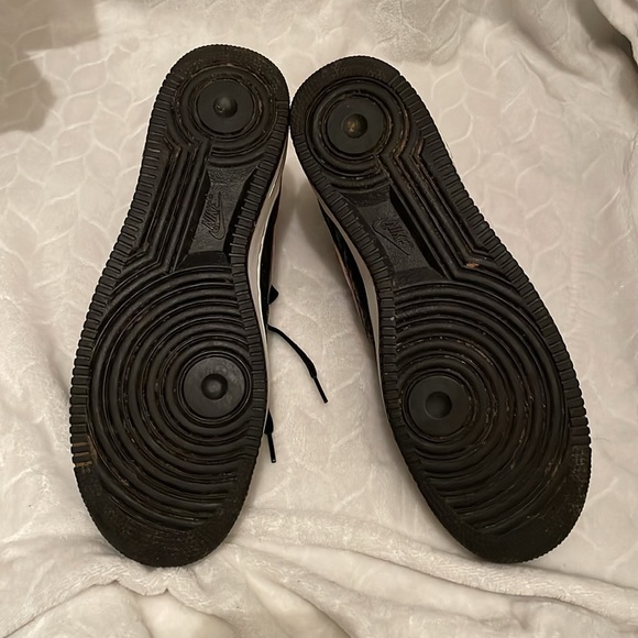 Nike Air Force 1 '07 LV8 Low Black - Picture 5 of 6